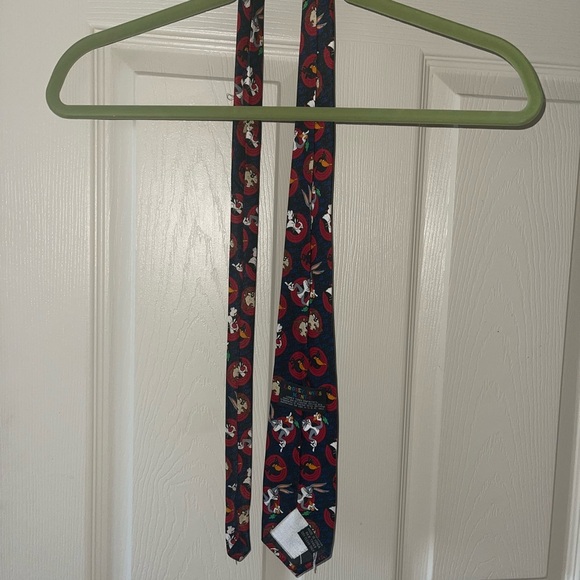 Looney Tunes Tie - Picture 3 of 3